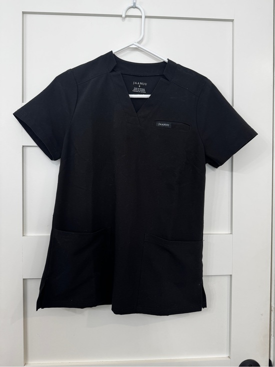 Jaanuu Other - Jaanuu Black V-Neck Short Sleeve Scrub Top and matching joggers